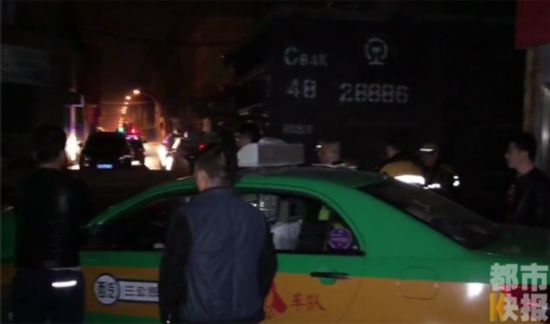 ��������܇�c��܇�賿��ײ ����p����Ŀȫ��