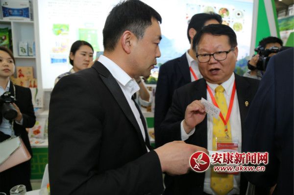 �_(t��i)�̅ǹ��Ռ�(du��)���wħ��ؓ(f��)؟(z��)���������f���Լ�����Ƭ   ���� �z_meitu_22.jpg