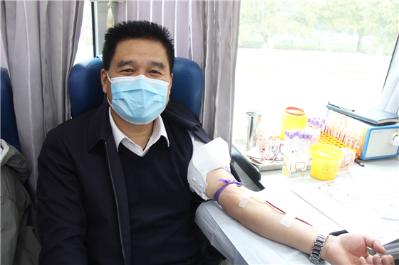 人民警察一心為民，捋袖捐血鐵血柔情——安康市公安局積極開展冬季獻(xiàn)血活動