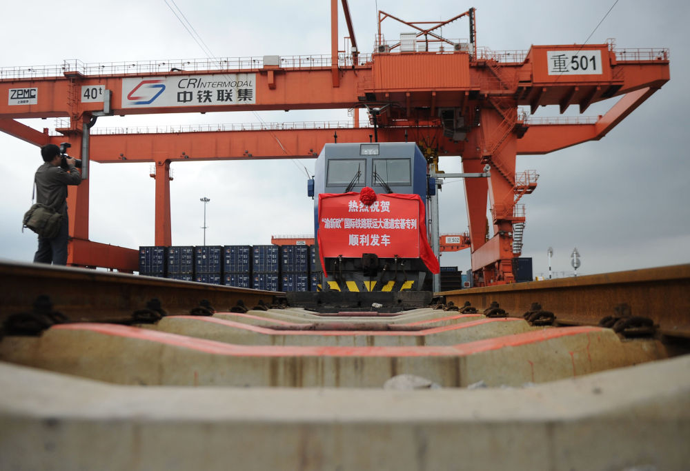 △ 2011年9月22日拍攝的首列“渝新歐”宏碁專列。新華社記者 李健 攝